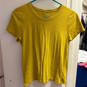 GAP Yellow Short Sleeve Tee